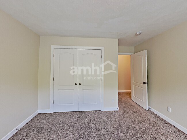 Building Photo - 6943 Calderwood Dr