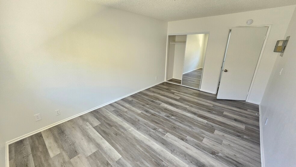 Building Photo - 2241 Florencita Dr W