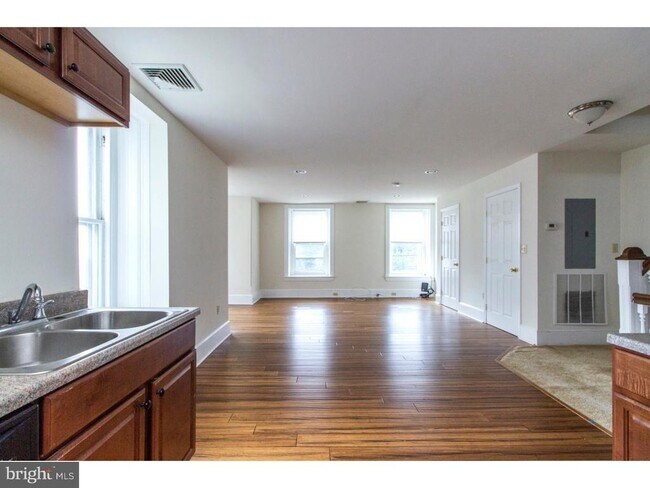 Building Photo - 4415 Manayunk Ave