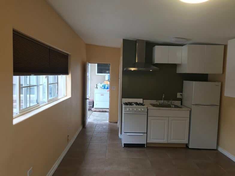 Primary Photo - 16311 S Denver Ave