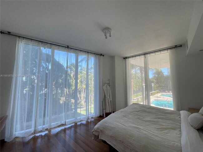 Building Photo - 1745 E Hallandale Beach Blvd