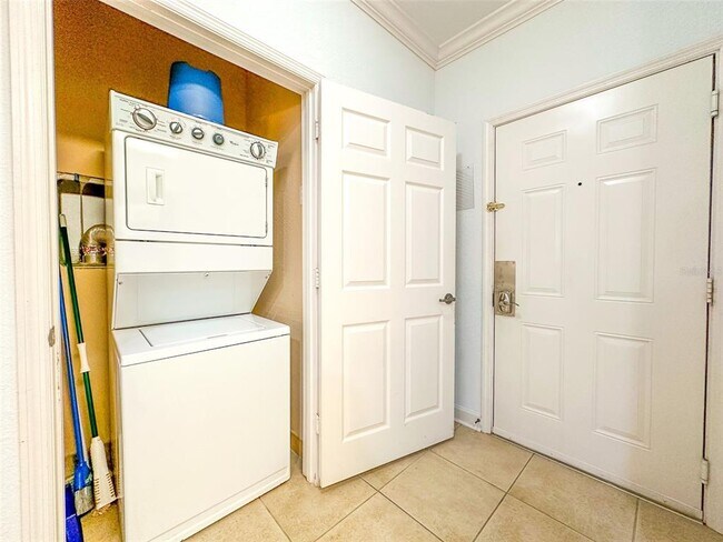 Building Photo - 1351 Tuscan Terrace