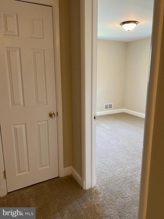 Building Photo - 4616 Willow Run Dr