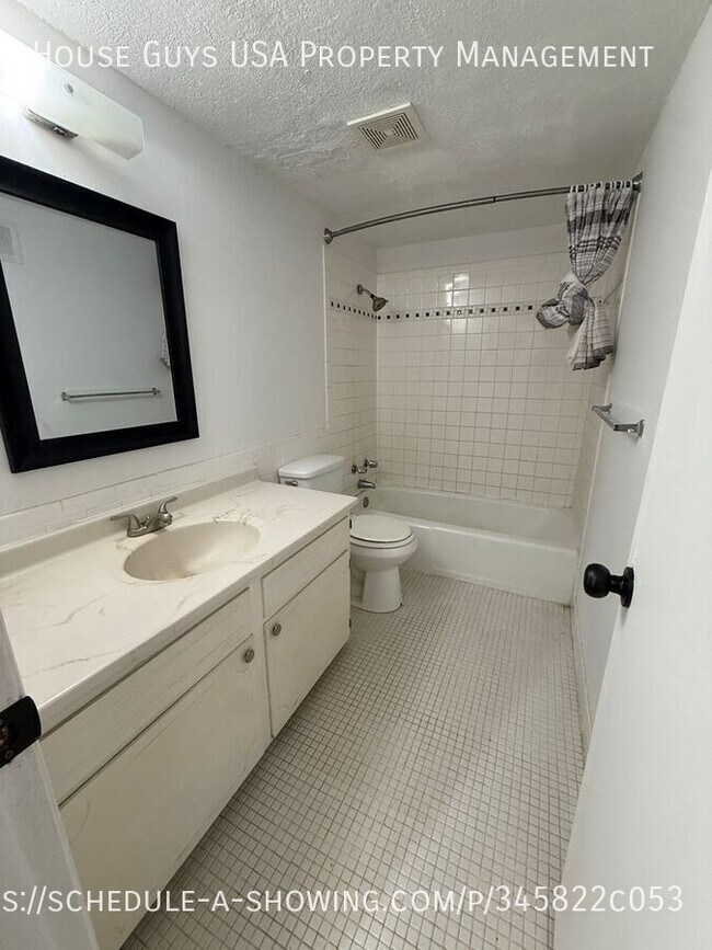 Building Photo - 8608 Countryshire Ln