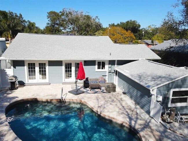 Building Photo - 2450 Hawthorne St