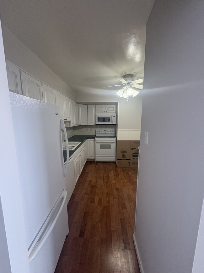 Overall Kitchen - 220 Linden St