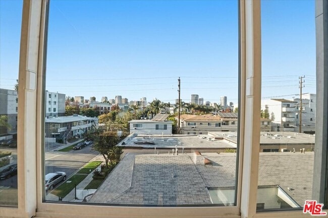 Building Photo - 1820 Prosser Ave