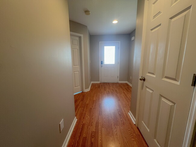 Building Photo - 132 Crooked Run Dr