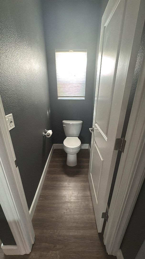 Building Photo - 4 Bedroom/2 Bath Home awaits you nestled in Fernley