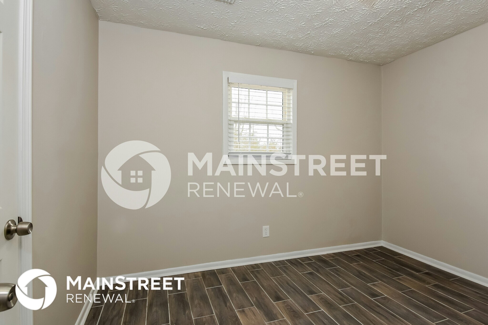 Building Photo - 3715 Meadowview Dr