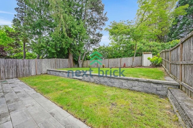 Building Photo - Charming 3-Bed with 2.5 Baths in Mountlake Terrace – Spacious 1561 Sq Ft Retreat!