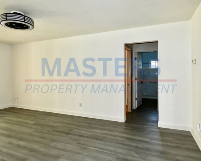 Building Photo - 214 N 2nd St