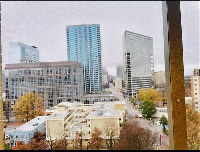 Building Photo - 300 W Peachtree St NW