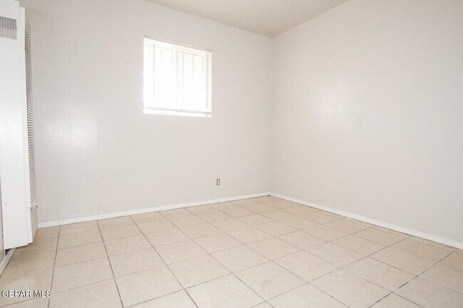 Building Photo - 4031 Thomason Ave