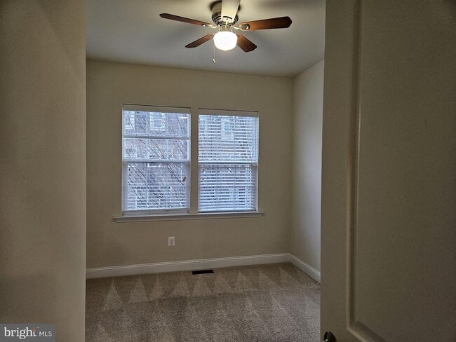 Building Photo - 6041 Maple Hill Rd