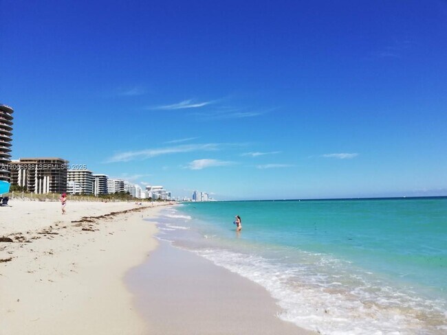 Building Photo - 7920 Harding Ave