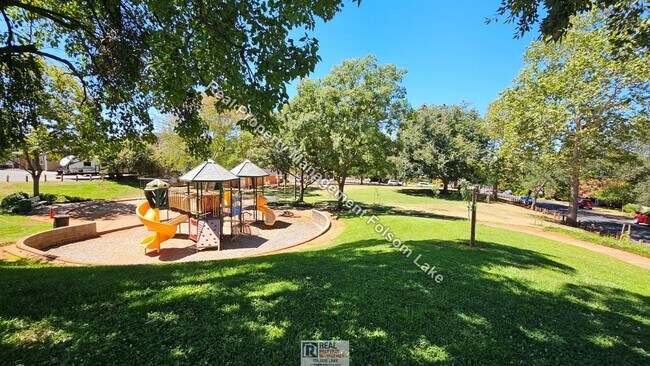 Building Photo - 2 Bedroom 1 Bath in Historic Folsom