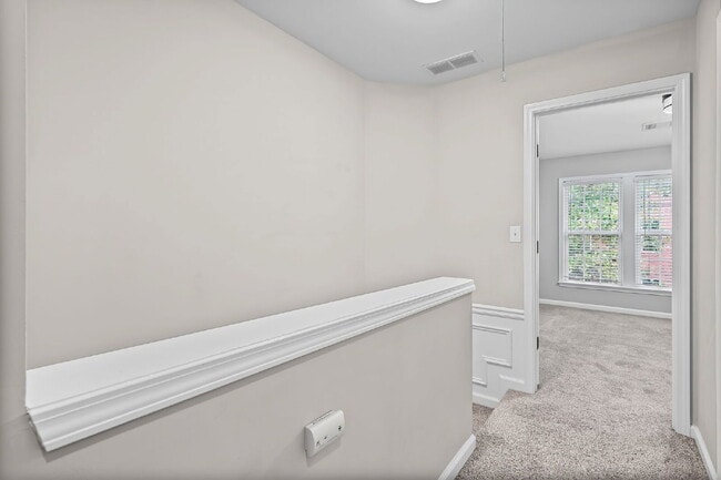 Building Photo - 5149 Manerdale Dr SE