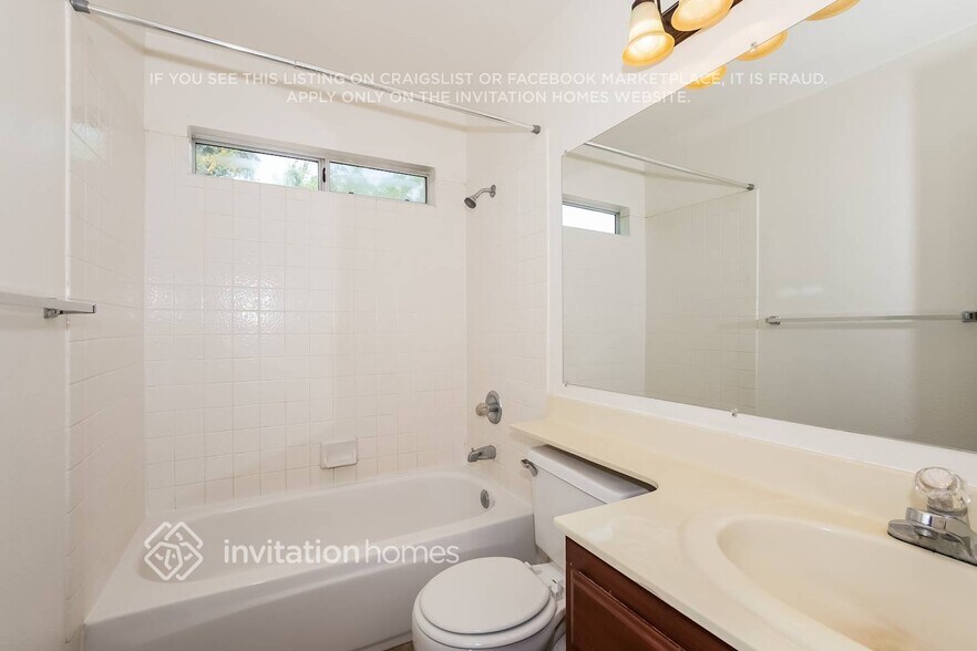 Building Photo - 8448 Bramble Bush Cir
