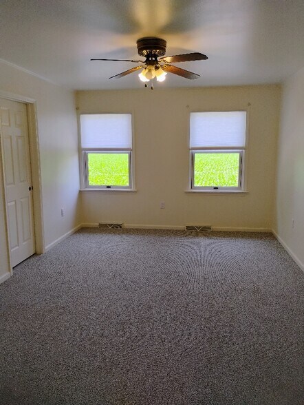 Building Photo - 140 Flintville Rd