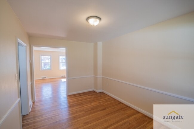 Building Photo - 1444 Meridene Dr