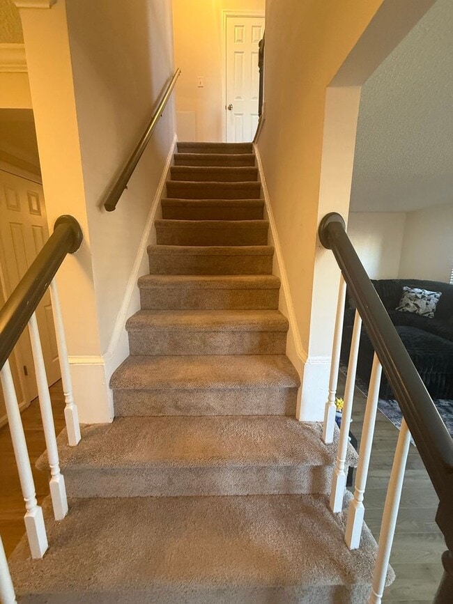 Building Photo - BeautifullyTownhome in Sought-After Indian Lakes * Ask Abut Our Zero Deposit*