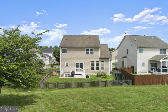 Building Photo - 10 Everglades Ln