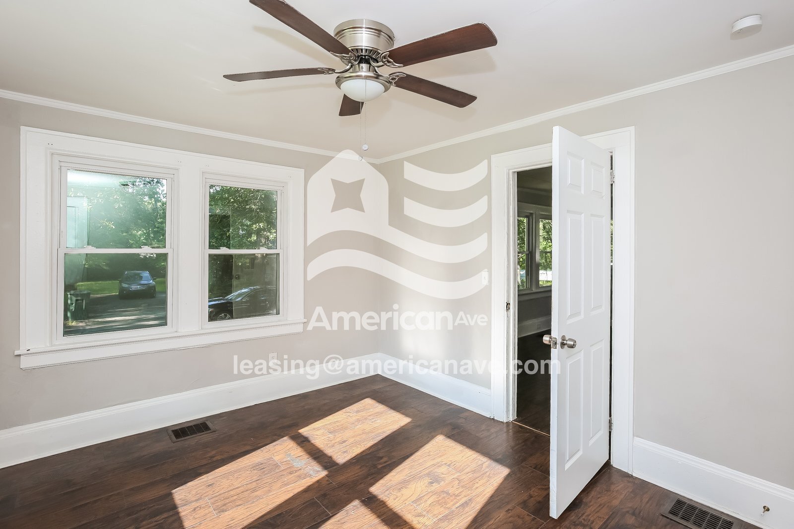 Building Photo - 906 W 9th Ave