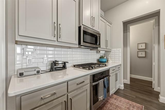 Building Photo - 4937 Barcelona Ave