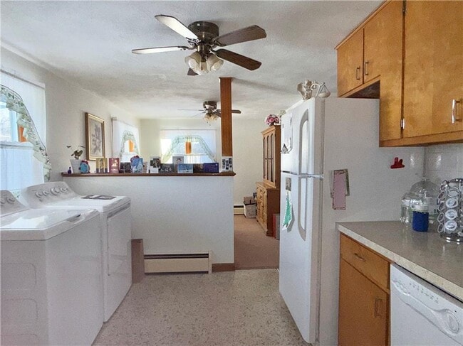 Building Photo - 157 Jillson Ave