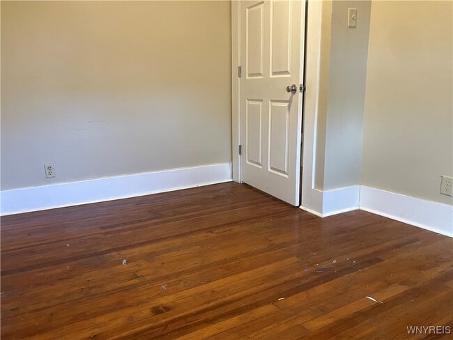 Building Photo - 2253 Niagara St