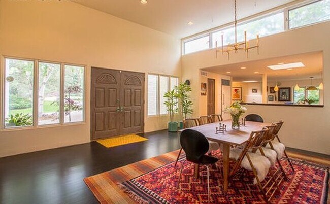 Building Photo - 4 Bed 3.5 Bath Carolyn Heights Home W/Stunning Finishes & Ideal Outdoor Space!  Option for Early ...