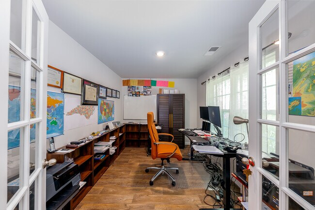 Building Photo - 410 Ginger Dr