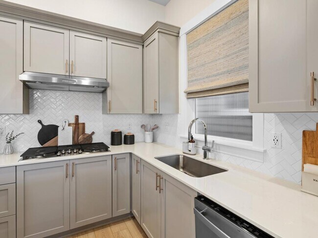 Building Photo - 13728 SW 166th Ave