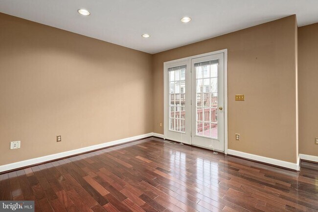 Building Photo - 3912 Maximilian Ct