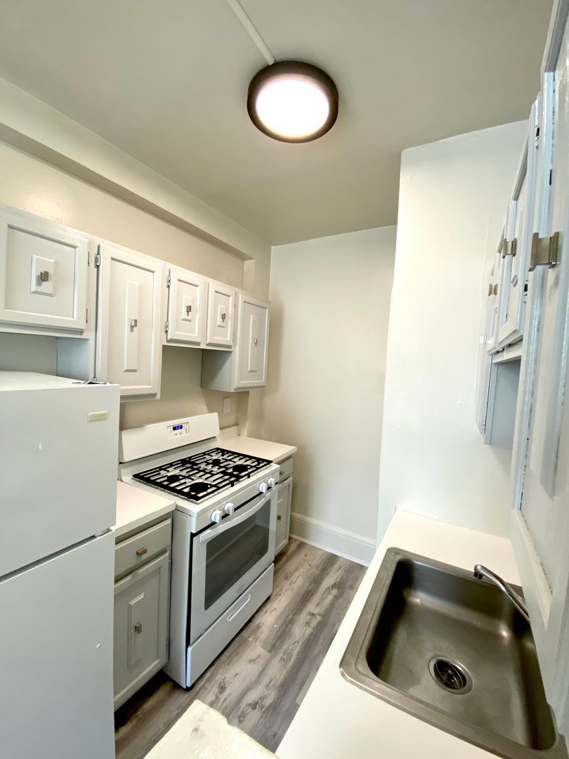 St. Luke's Place Apartment Homes 7 St Lukes Pl Montclair NJ 07042