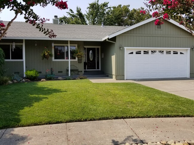 Building Photo - 849 Melrose Ct