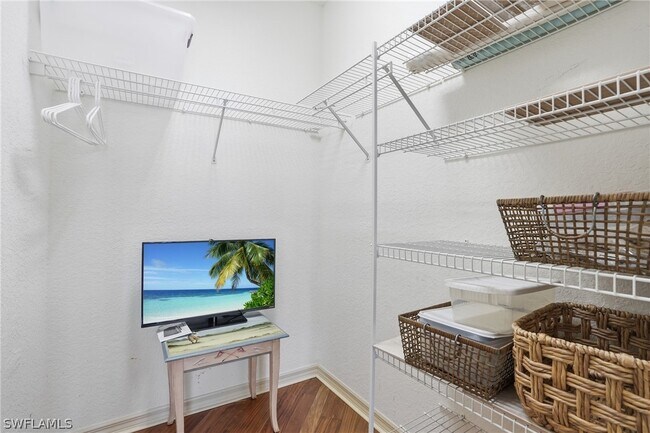 Building Photo - 483 Palo Verde Dr