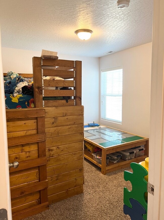 Building Photo - New on the market!