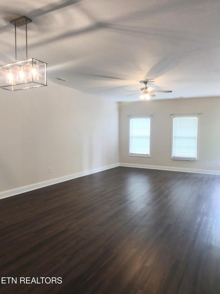 Building Photo - 147 Hatleyberry St