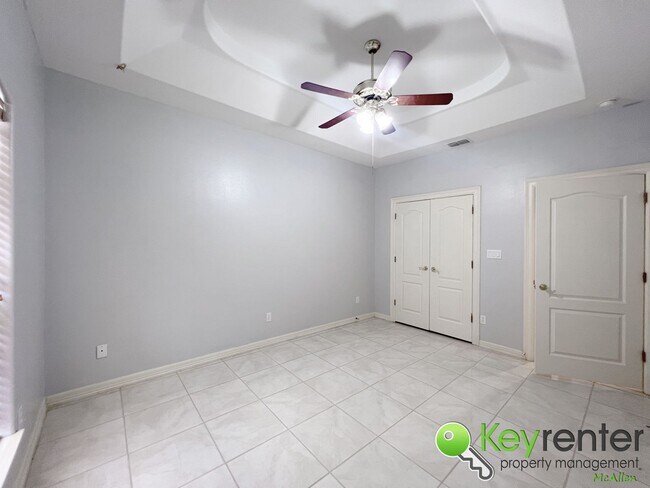 Building Photo - 3Bed/2Bath Gorgeous and move in ready.  (S...