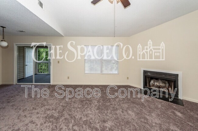 Building Photo - 2020 Coldspring Dr