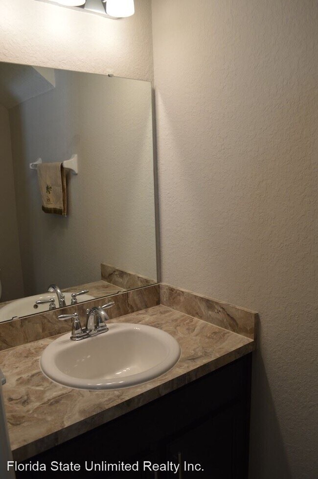 Building Photo - 3 br, 2.5 bath House - 9539 Tocobaga PL