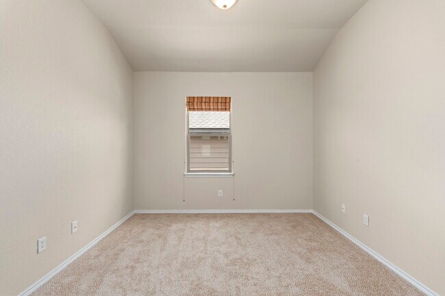 Building Photo - 1230 Nicholas Manor