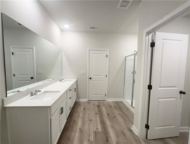 Building Photo - 284 Fox Crk Dr