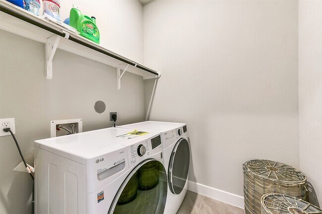 Building Photo - 28289 Emerald Bnd