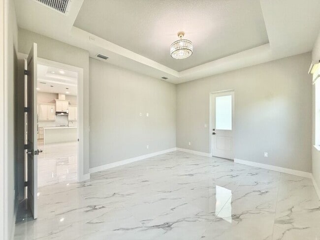 Building Photo - 20 Coxswain Dr