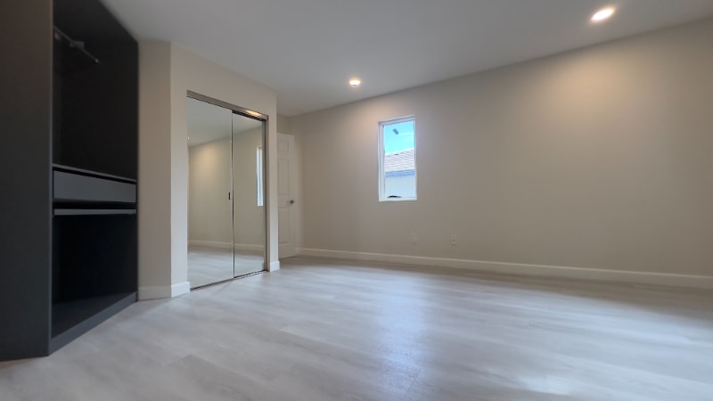 Building Photo - 39391 Tiburon Dr