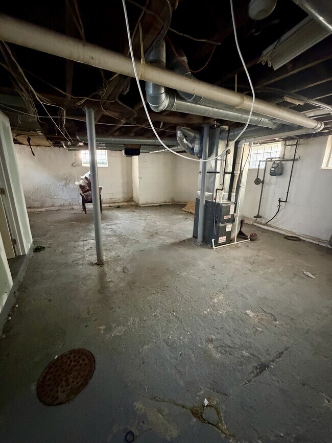 Building Photo - 98 Pierpont St