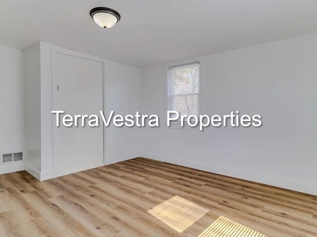 Building Photo - 3 Bed Single Family in Port Norris. Eligib...
